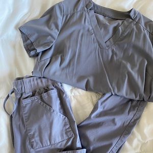 Jaanuu gray scrub set